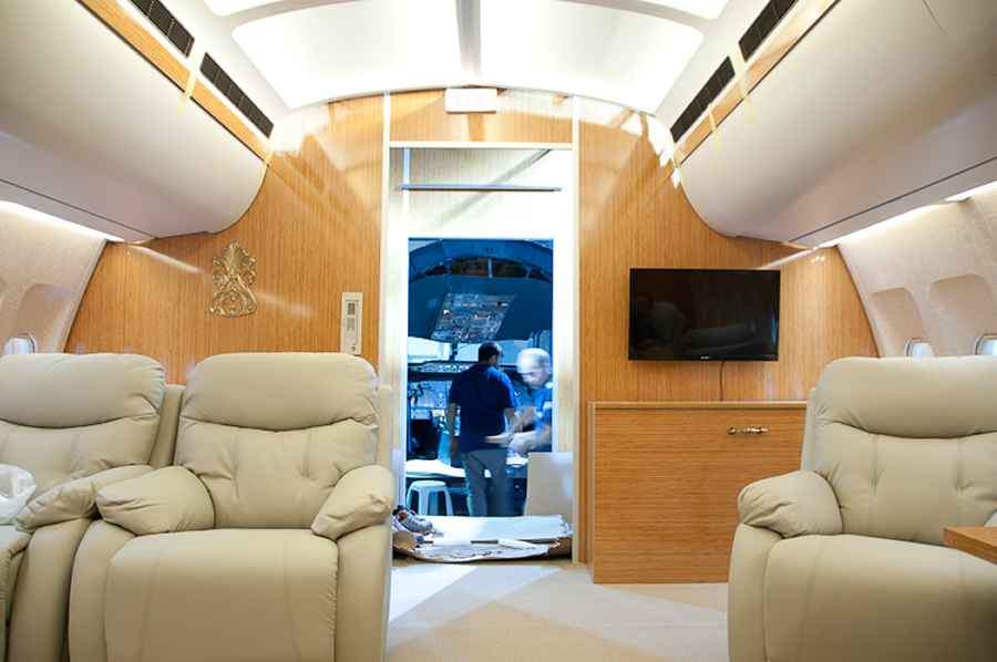 Dikine Kesit Uçak Dekoru